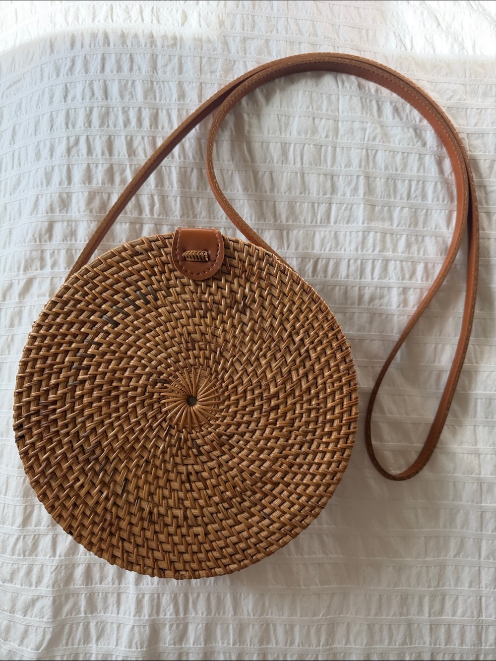 Round Woven Crossbody Bag in Natural Brown
